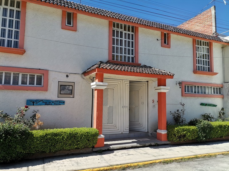 Fachada de Casa Massamagrell A.C. en Puebla